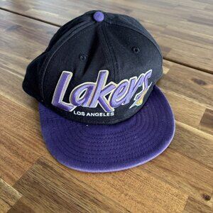 Los Angeles Lakers Cap Hat Basketball Ball New Era NBA One Size Athletic Sports
